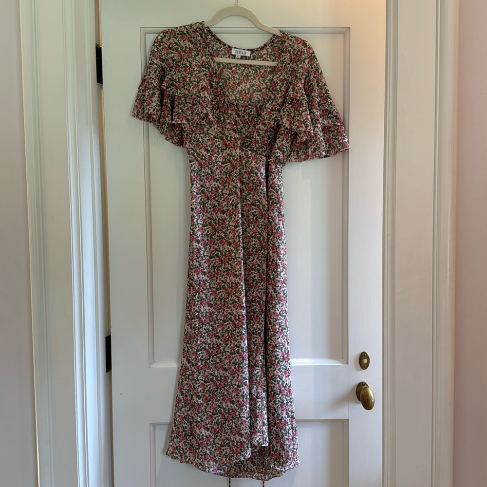 BARNEY’S Floral Wrap Dress with Ruffled Sleeves